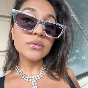 Quay Australia | Accessories | Quay The Kween Sunglasses  display picture 1